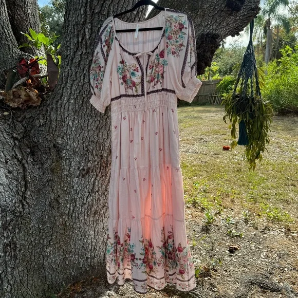By Anthropologie-Pink Somerset puff sleeve maxi dress with floral print.Large - Picture 4 of 12